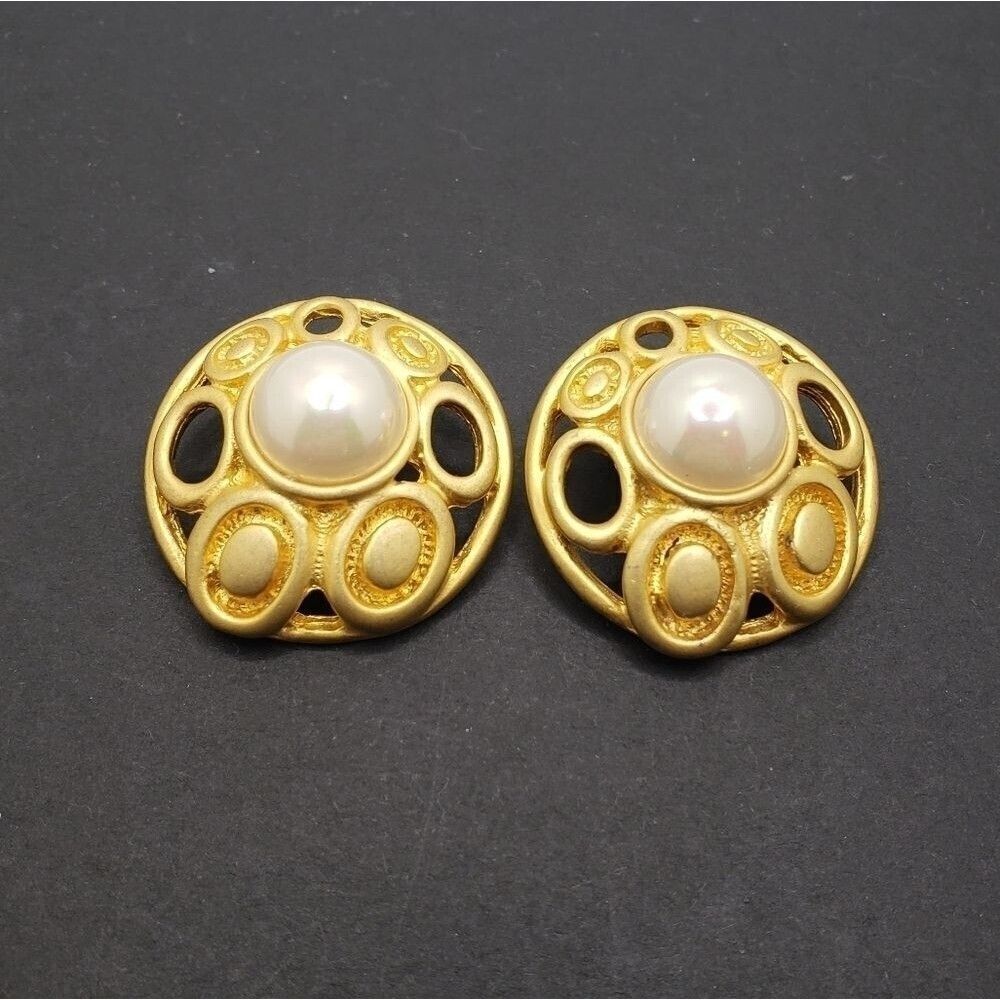 Vintage costume pearl clip on earrings